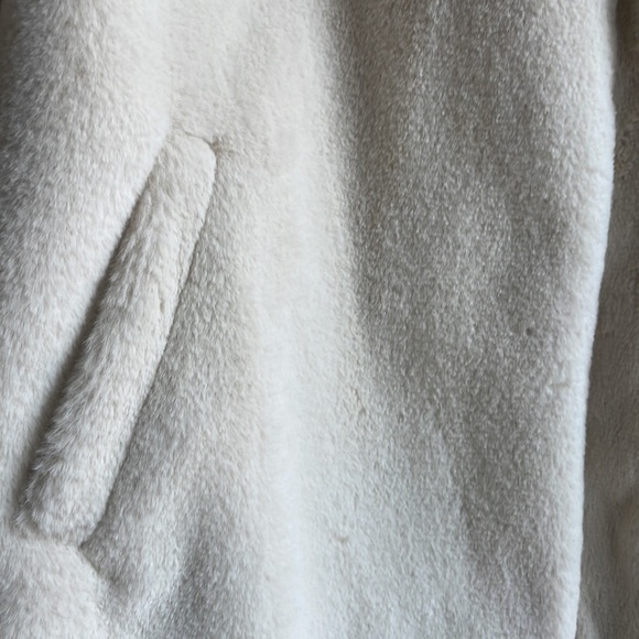 VICI Faux Fur Jacket Shacket - Picture 5 of 9